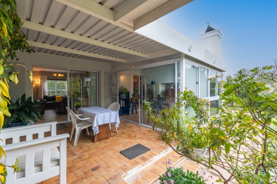 4 Bedroom Property for Sale in Sunningdale Western Cape